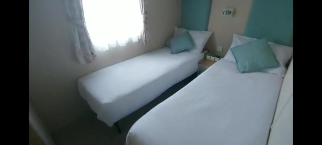 The Lock Castle Gate Carmarthen Bay Parkdean Resort Ferryside Ngoại thất bức ảnh